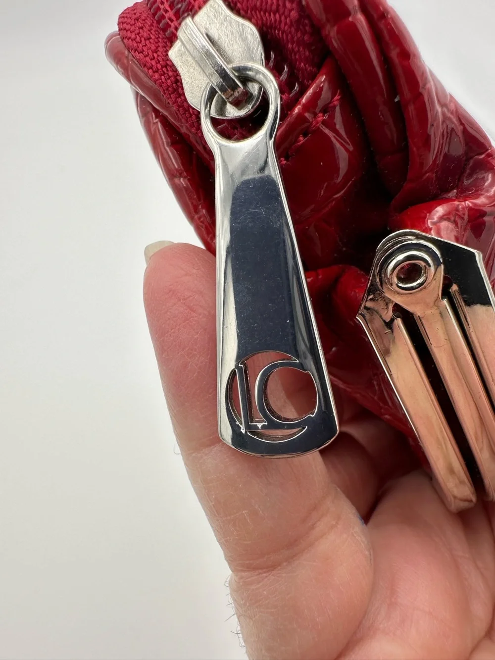 VTG Liz Claiborne Red Kiss Lock